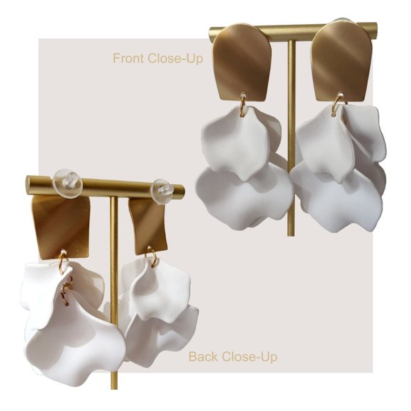 ๐ White Short Acrylic Earrings - Picture 3 of 5